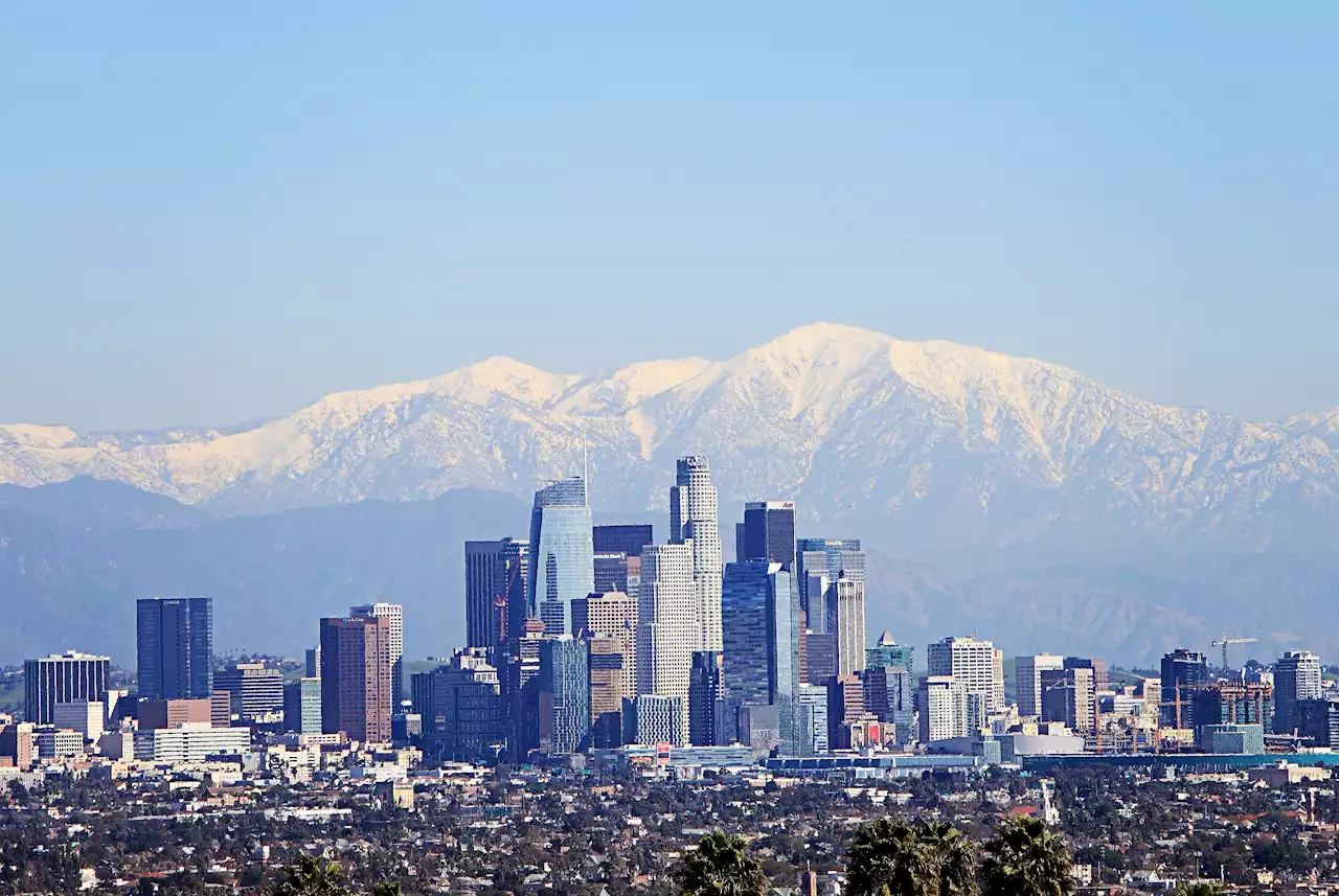 Hugs, Kisses, Light Rain and Strong Winds Are in SoCal's Valentine's Day Forecast