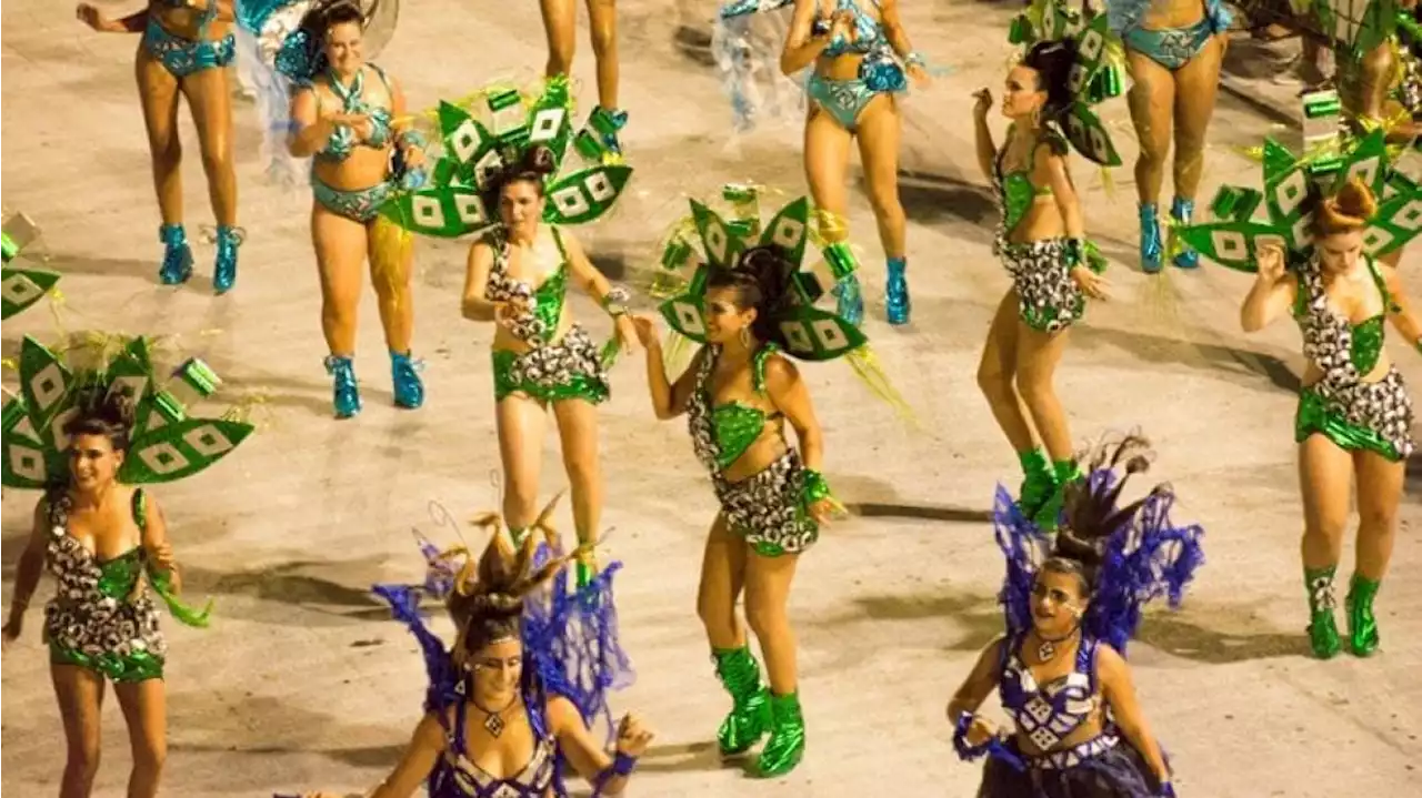 El carnaval más largo del mundo, se mueve al ritmo del candombe y está en Montevideo