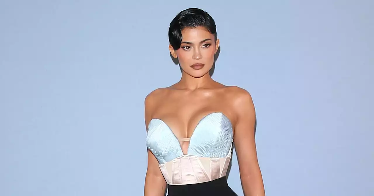 Kylie Jenner Shows Off Her Thong In Extreme-Low-Rise Pants On Instagram