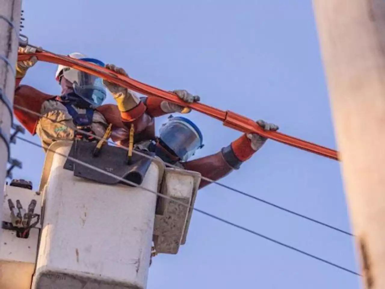 Quince exministros de Energía alertan riesgos de intervenir la Creg