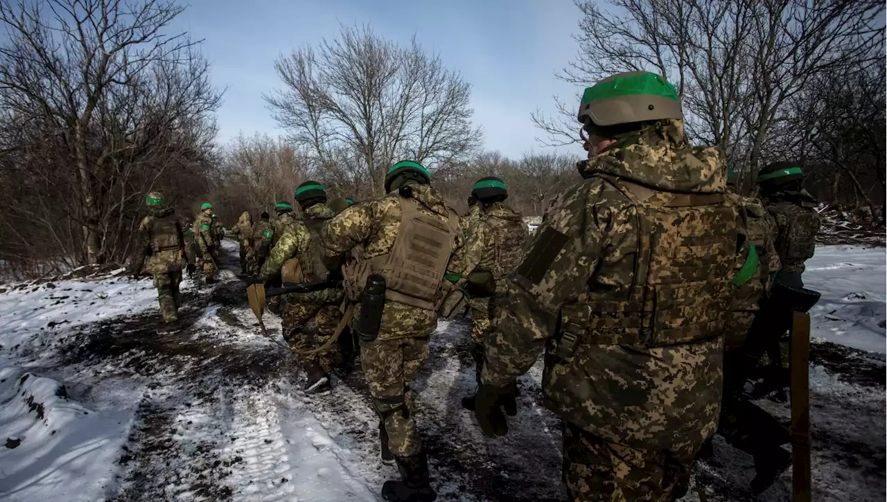 Ucraina - Russia, le news dalla guerra oggi. Ft: 007 Occidente, aerei russi pronti al confine. Gli Usa: 'Non li vediamo ancora, ma Mosca ne ha molti'. Oslo, russi dispiegano navi con armi nucleari nel Baltico