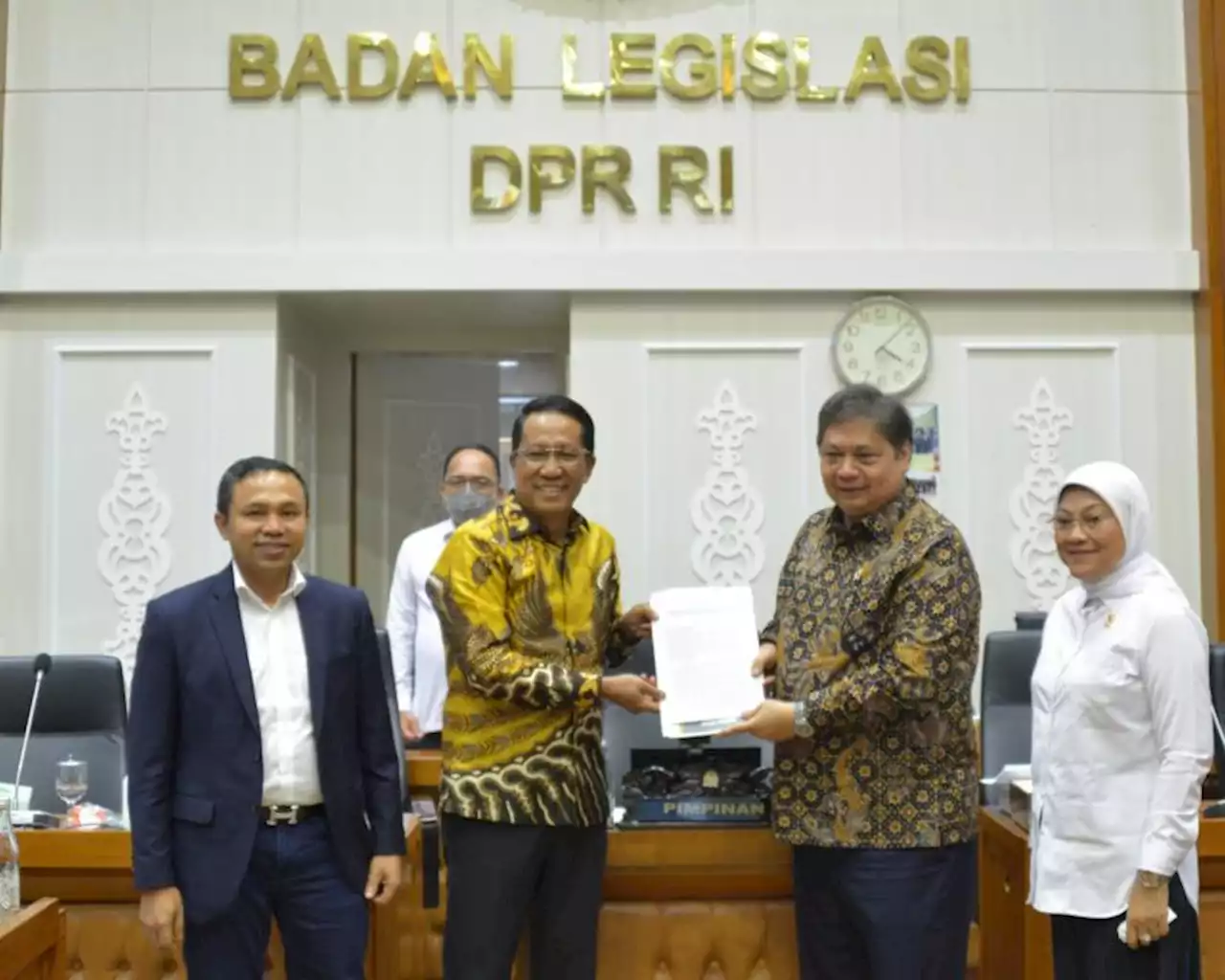 Di Depan DPR, Airlangga Jelaskan Pentingnya Perppu Cipta Kerja |Republika Online