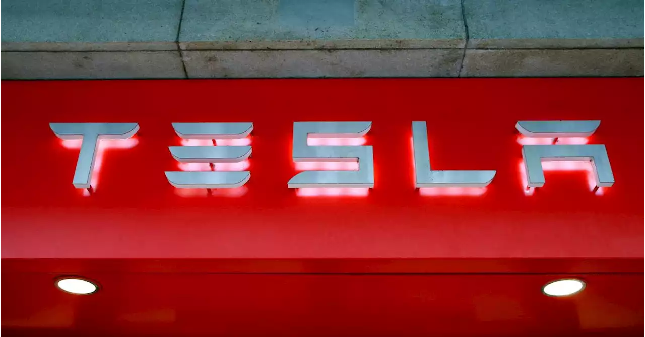 Tesla workers launch campaign to form union in New York