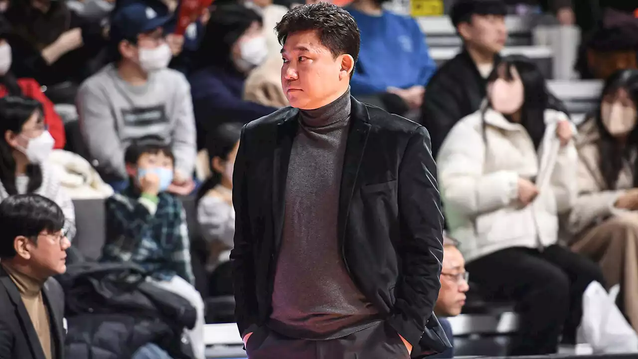 KBL, 친정팀에 '비판 조 발언' 꺼낸 캐롯 김승기 감독에 '경고'