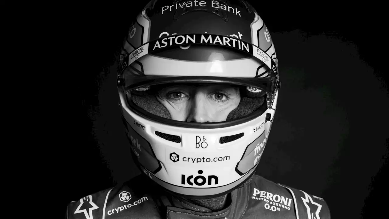 El nuevo casco de Fernando Alonso con Aston Martin