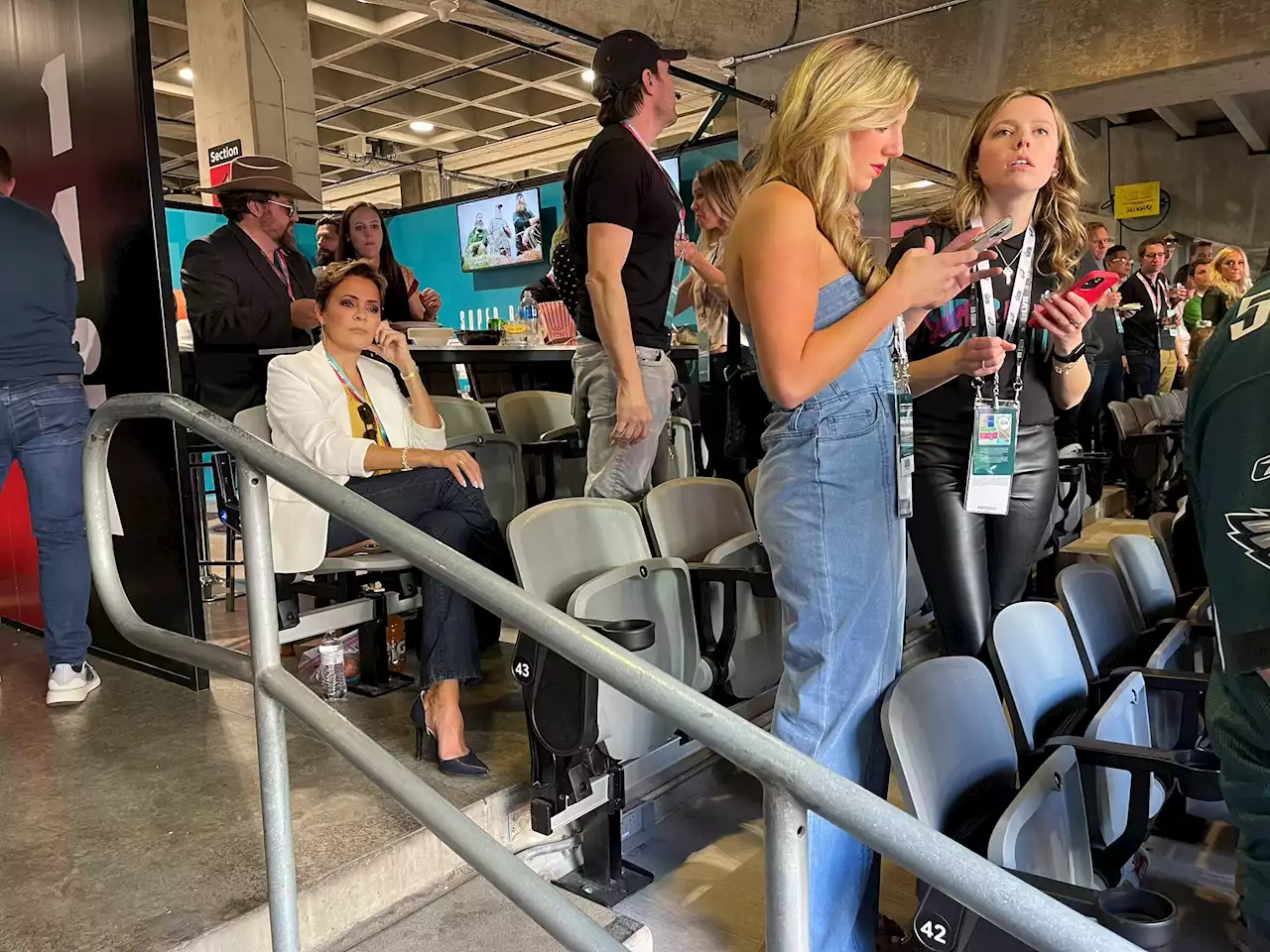 Photo goes viral of Kari Lake sitting during black national anthem