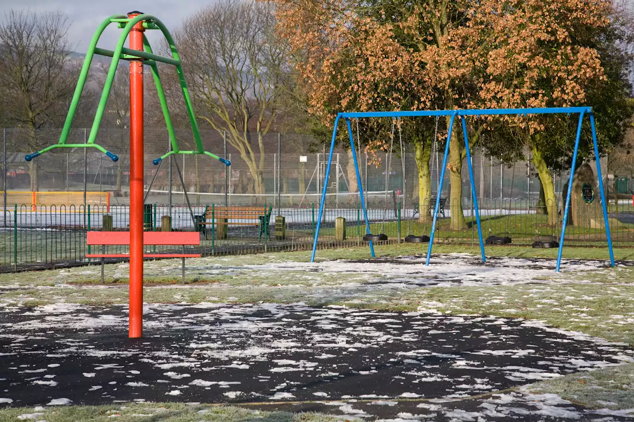 Warning to parents after man tries to grab girl, 5, in park as cops hunt creep