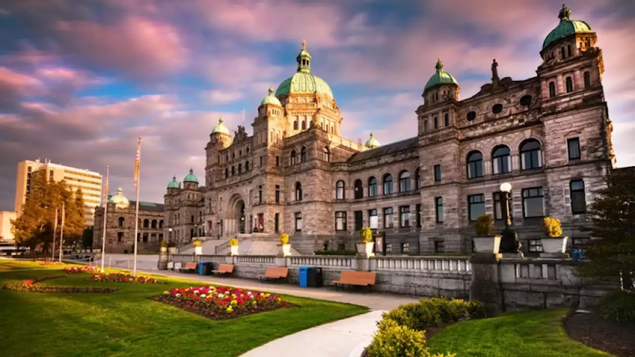 B.C. government lawyers threaten job action over NDP unionization bill