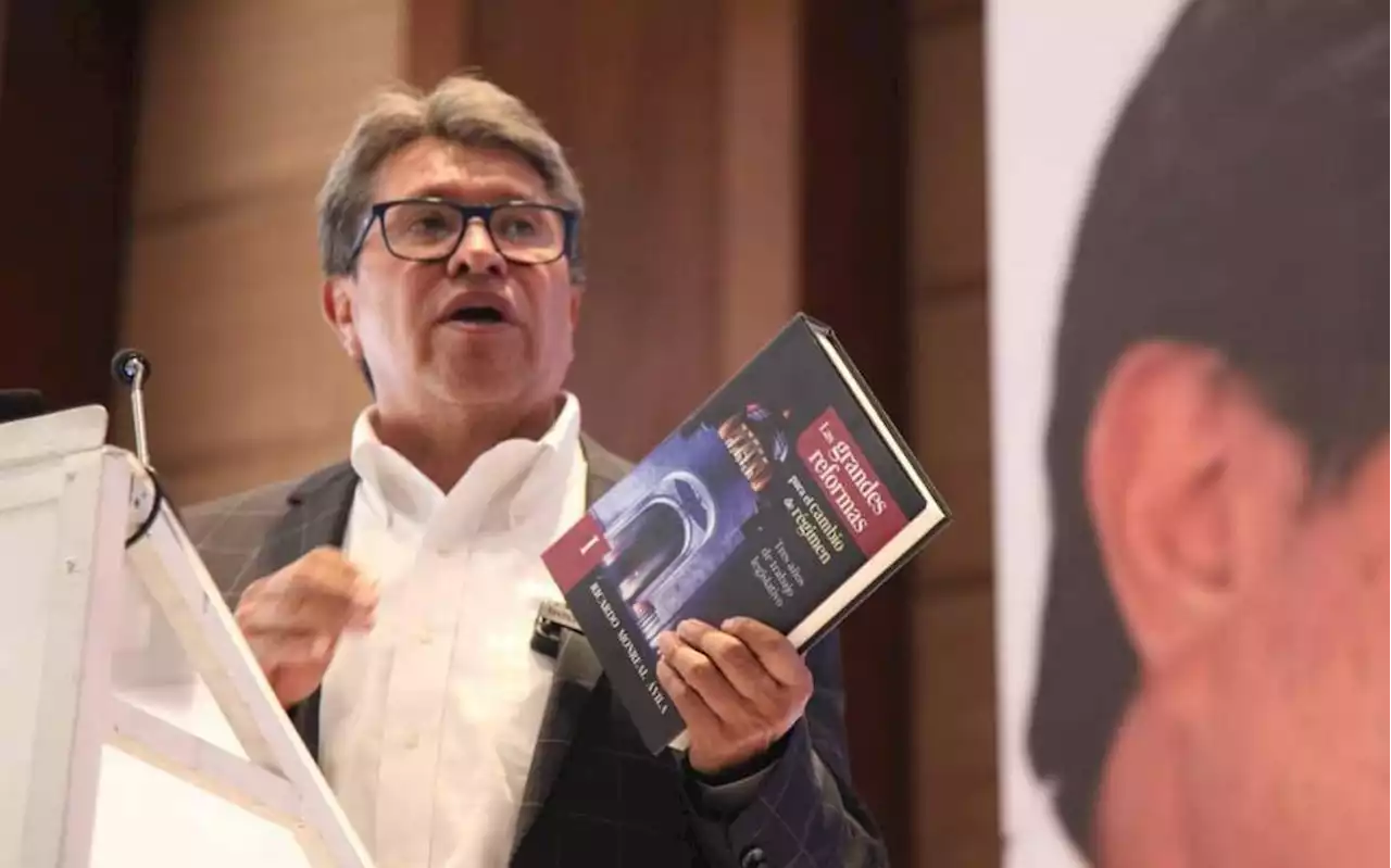 Senado compró mil ejemplares del libro de Monreal, pagaron 2 mil pesos por cada uno