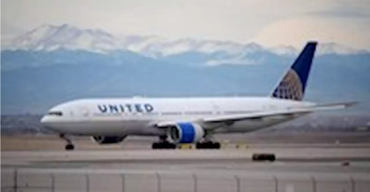 United Airlines flight plunged 1,400 feet toward the ocean off Hawaii