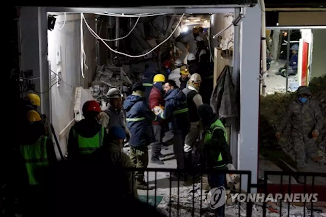 이제 기댈 곳은 '진짜 기적'뿐…지진 사망 3만7천명 넘어(종합2보) | 연합뉴스