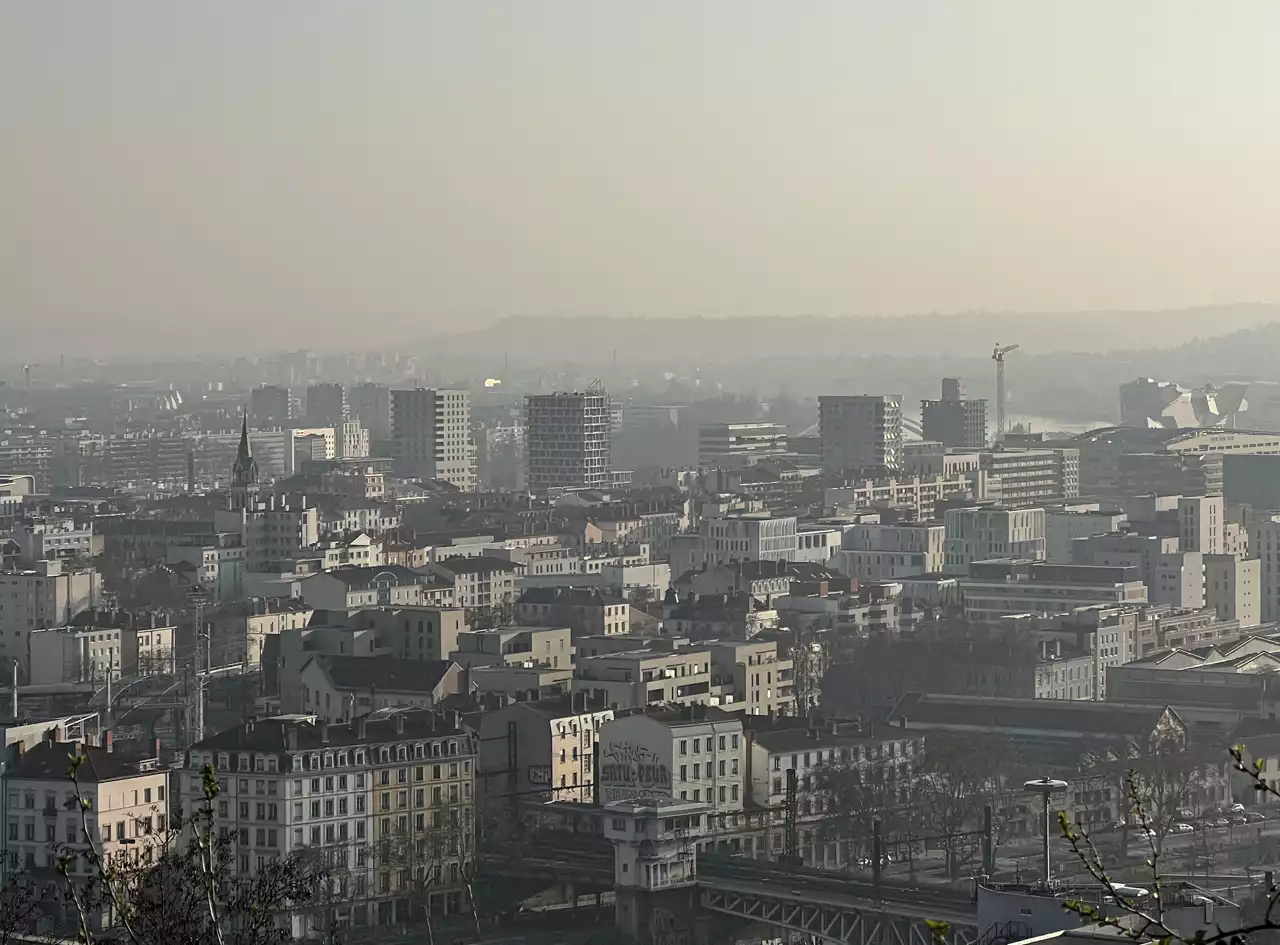 Pollution de l'air aux particules fines : pourquoi la France est dans le rouge