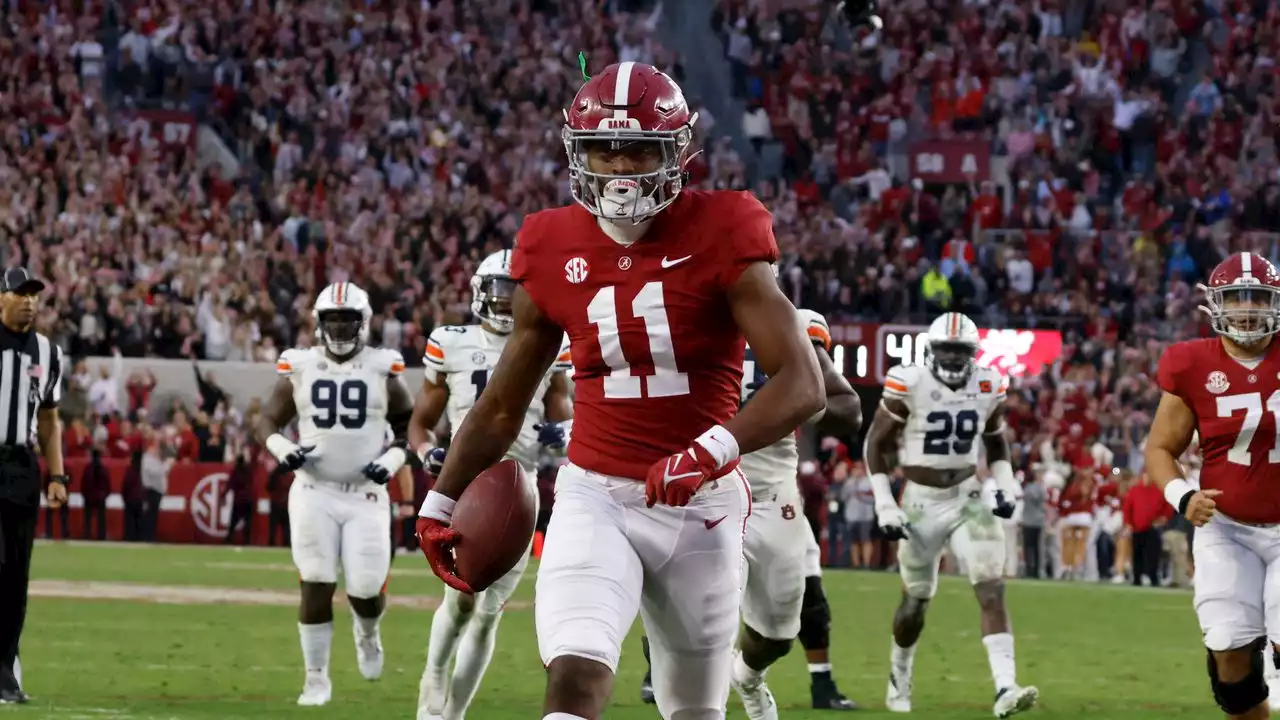 Former Alabama receiver arrested, dismissed by Oregon