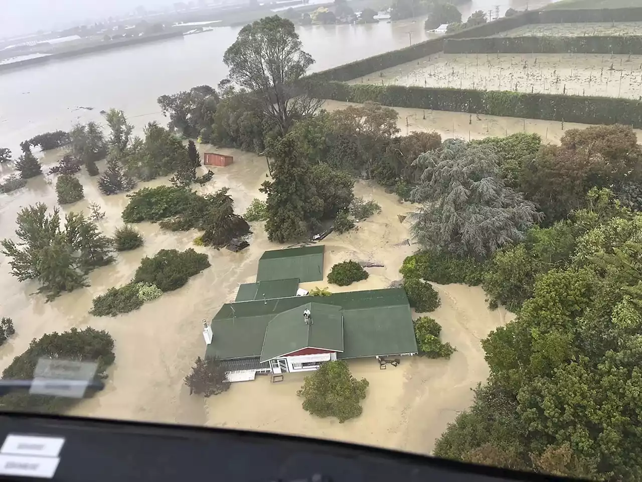 New Zealand plans final rescues soon after cyclone kills 4