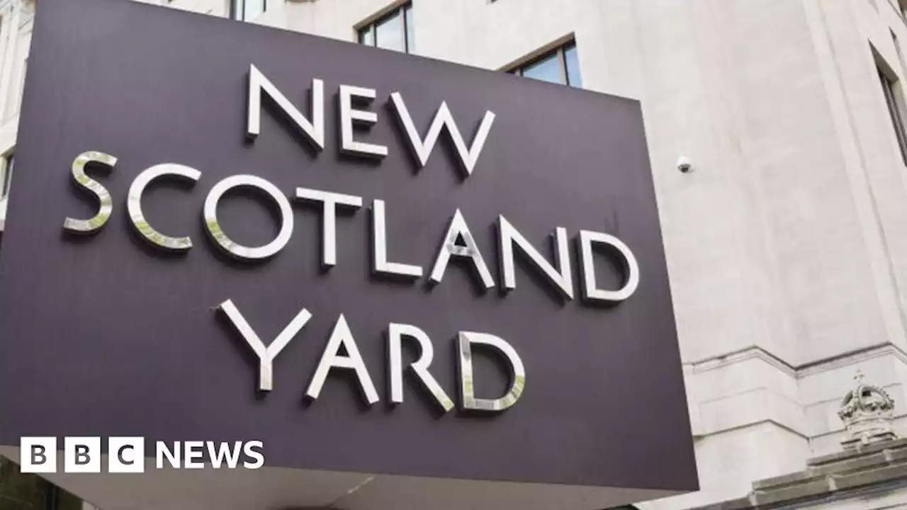 Three Met Police officers cleared of assaulting black teenager