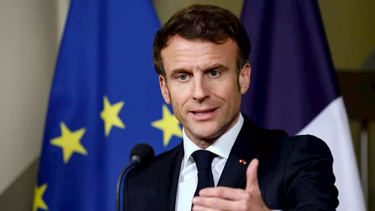 Retraites: Macron tacle les oppositions qui 'n'ont plus de boussole et sont totalement perdues'