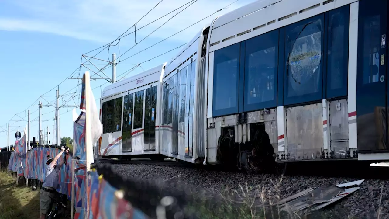 Problematic LRT train parts still pose 'risk to safety,' TSB says