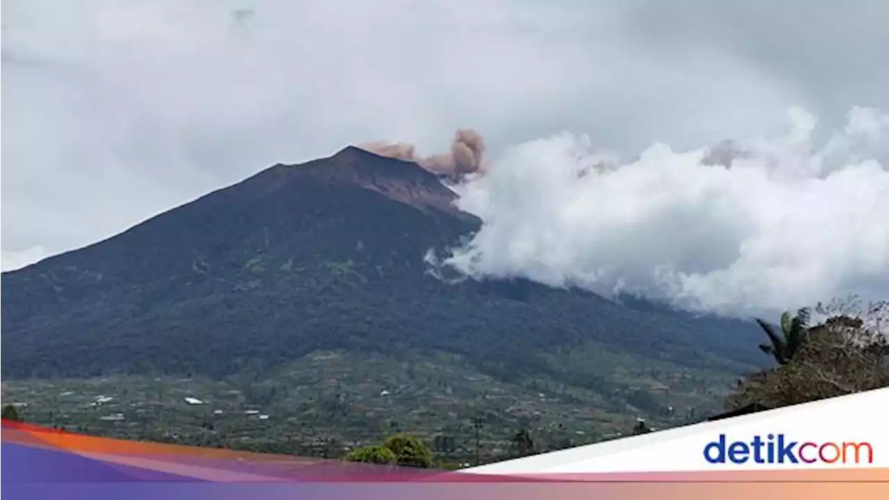 Gunung Kerinci Erupsi Lagi, Semburkan Abu Vulkanik Setinggi 200 Meter