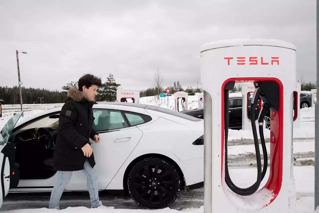 Tesla Agrees To Open Thousands Of Its Chargers To Other EVs By 2024, White House Says