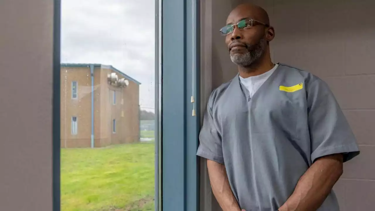 Lamar Johnson: Missouri man freed 28 years after wrongful murder conviction