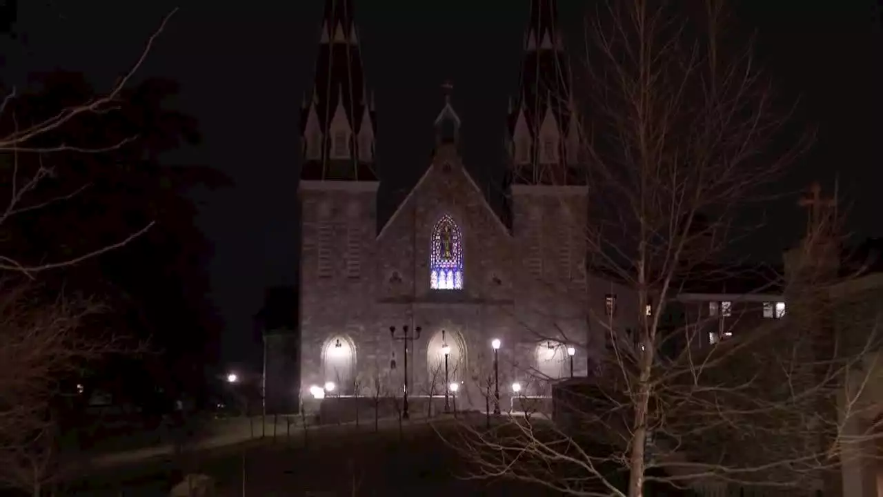 Shelter-in-place lifted at Villanova after armed suspect flees on university pedestrian bridge: police