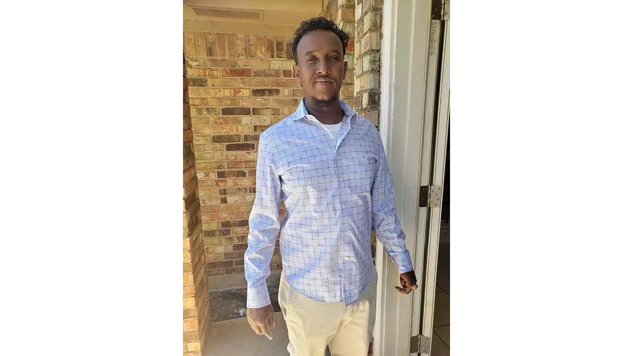 Texas young father of six shot and killed by suspected car burglars: reports