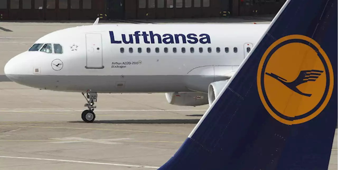 In Germania tutti i voli nazionali della compagnia aerea Lufthansa sono stati cancellati per via di un problema ai sistemi informatici - Il Post