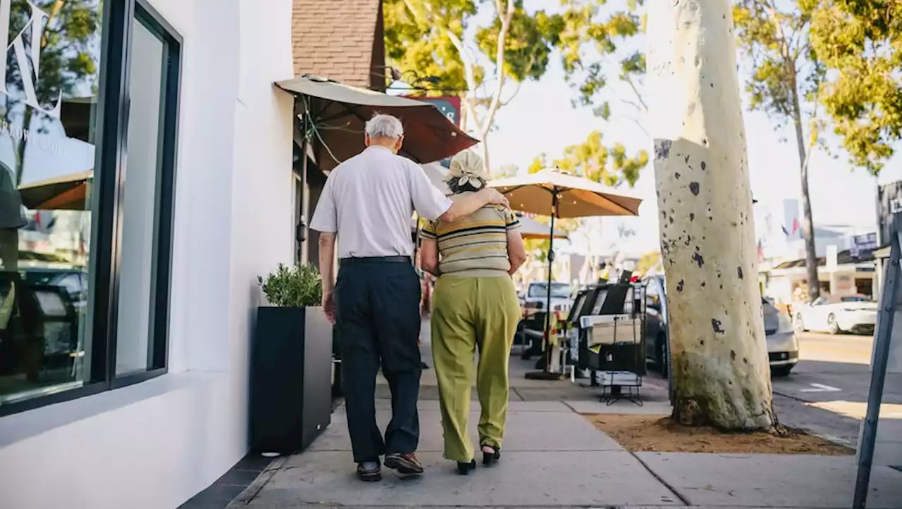 À 88 ans, il répare des vélos six jours sur sept pour payer l'Ehpad de sa femme atteinte de la maladie d’Alzheimer