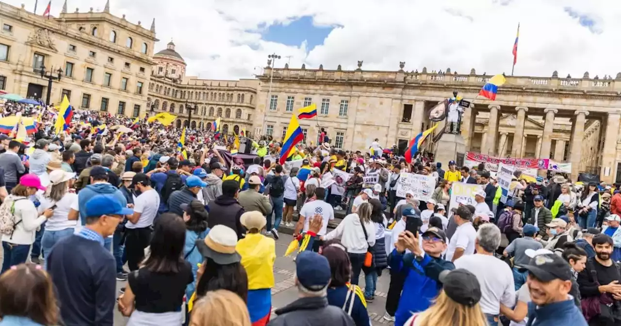 Denunciaron caso de intolerancia en las marchas contra el Gobierno de Gustavo Petro en Bogotá