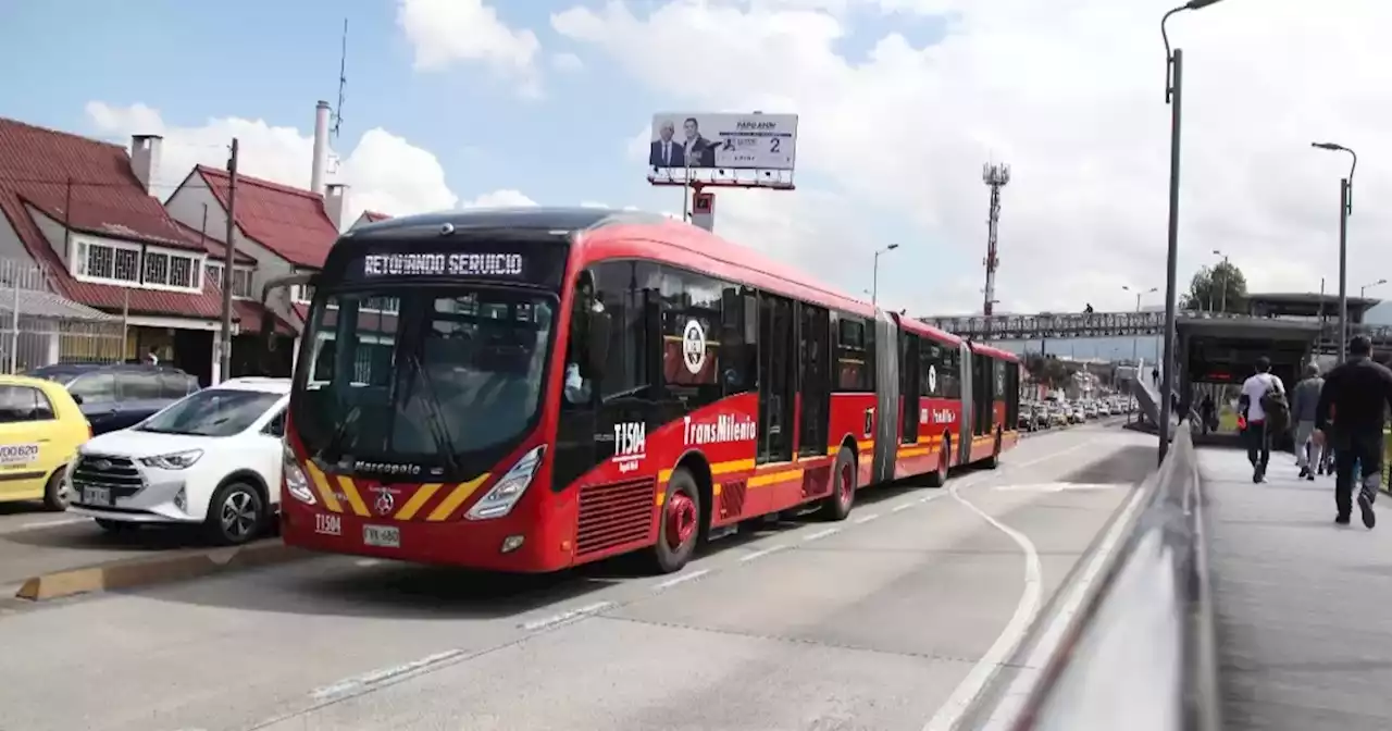 Video: Hombre intentó colarse en Transmilenio y las puertas 'anticolados' no le abrieron