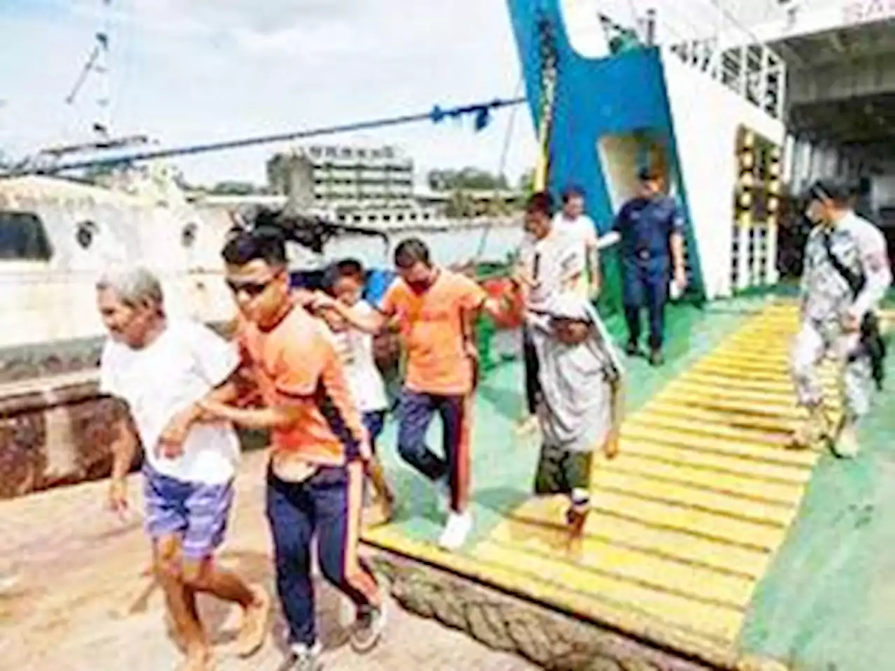 5 rescued from capsized motor banca in Basilan