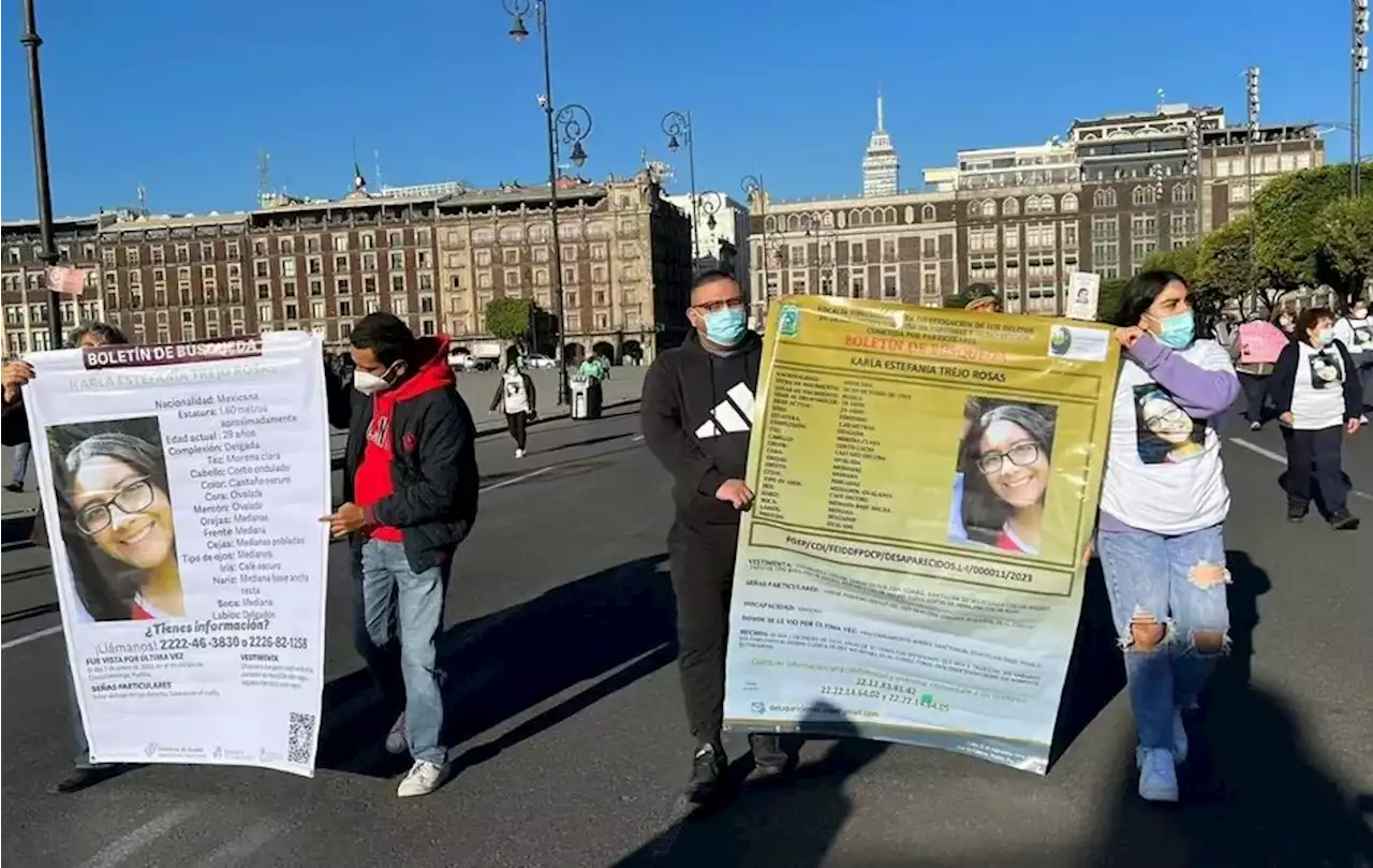 Familiares de joven desaparecida en Puebla protestan en Zócalo de CdMx