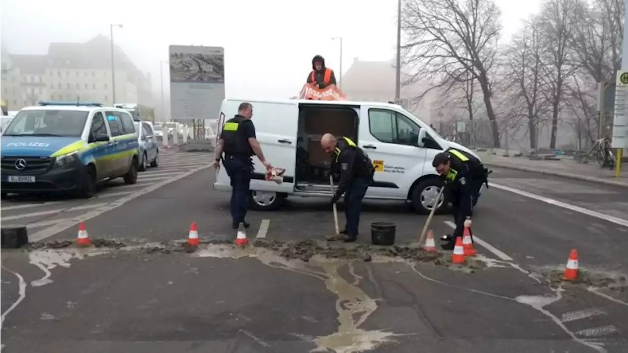 Klimaaktivsten Berlin heute: Letzte Generation startet Beton-Blockade