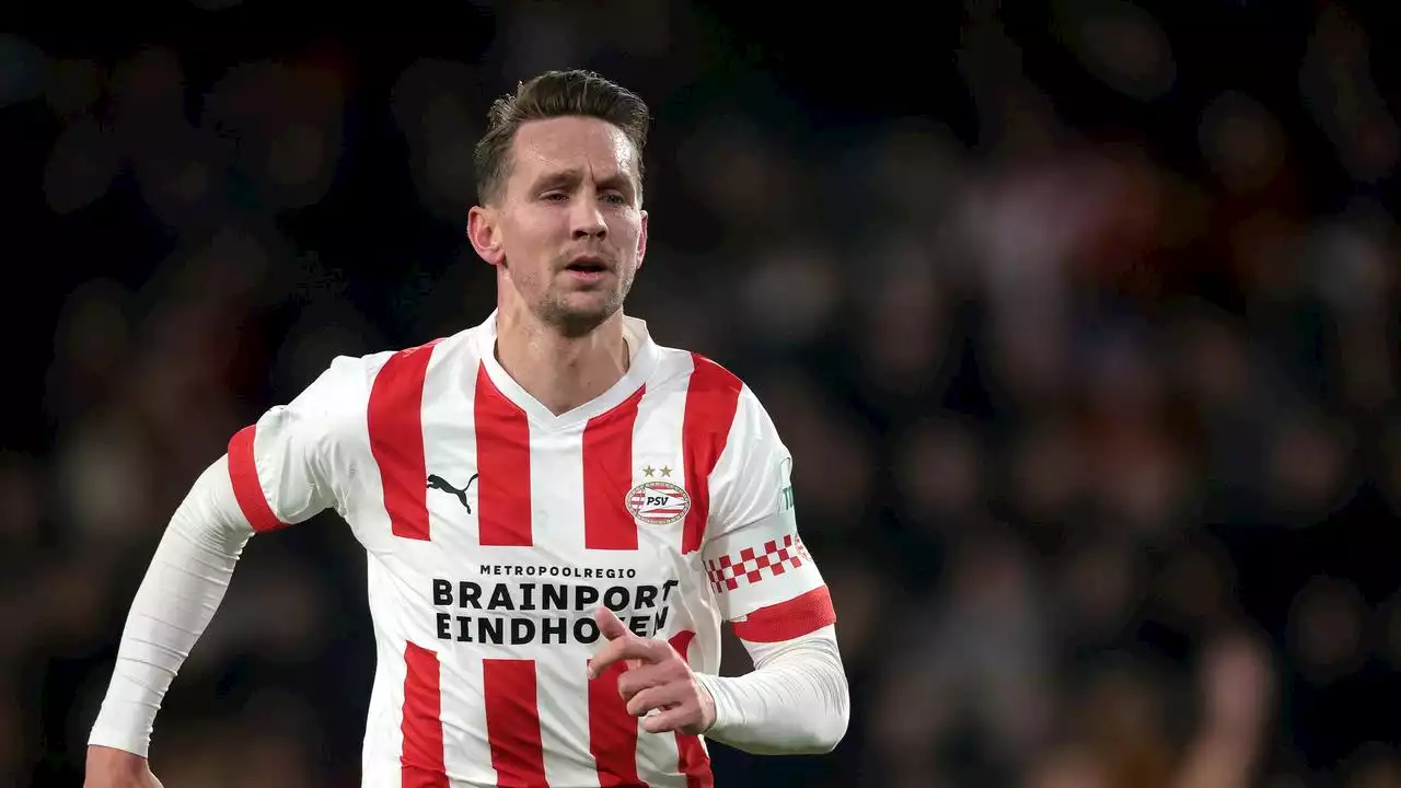 PSV-spits Luuk de Jong kijkt uit naar terugkeer in Sevilla: 'Goed contact gehouden'