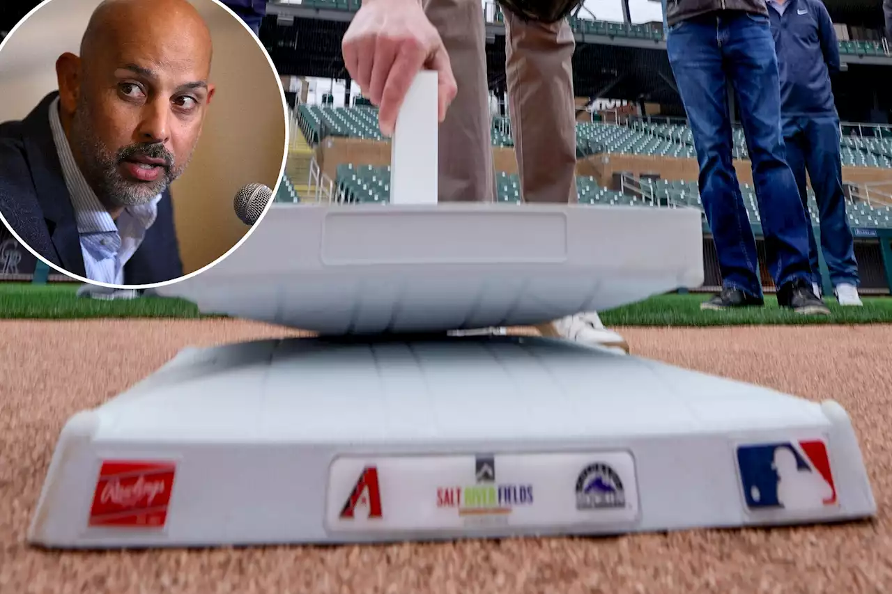 Alex Cora: MLB’s bigger bases look like a ‘pizza box’