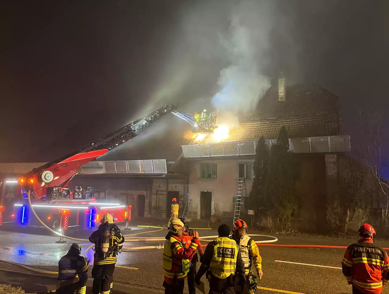 Oberbuchsiten SO: Brand in leerstehendem Bauernhaus