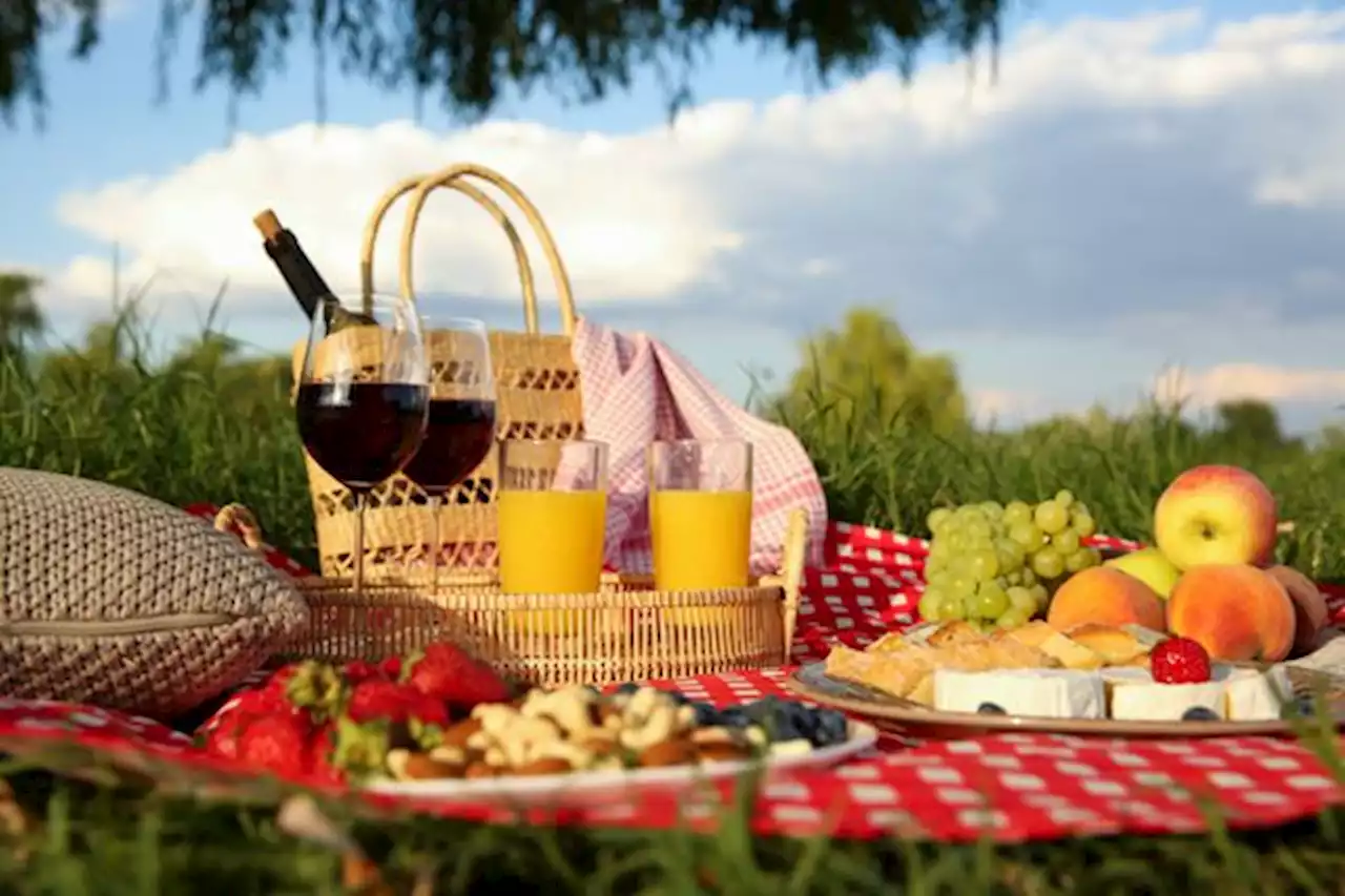 A celebrar San Valentín: sorprenda a su enamorado con este ‘picnic’ fácil de armar - Pulzo