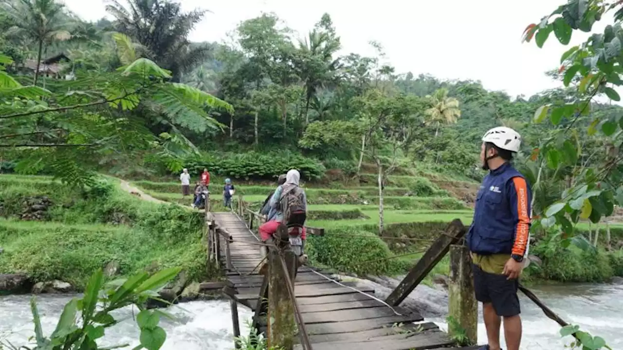 Awal 2023, Jabar Quick Response Renovasi Jembatan dan Sekolah di Garut dan Sukabumi |Republika Online