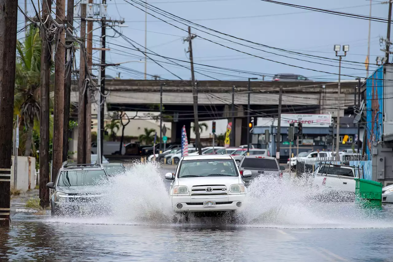 Hawaii prepares for potential flooding with incoming storm