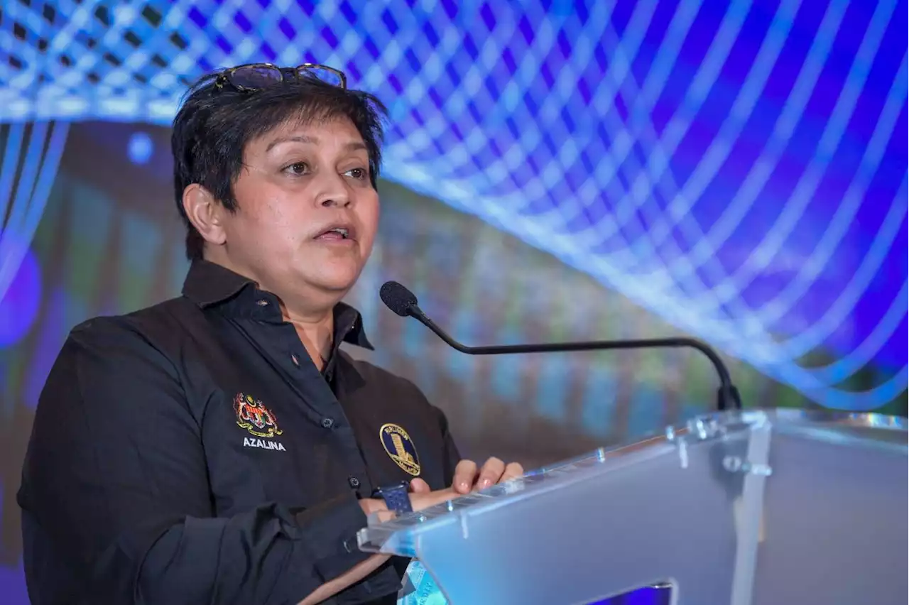 Over 16,000 people reported online scams since Oct 2022, says Azalina