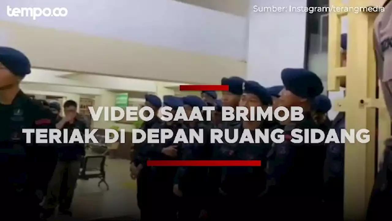 Puluhan Brimob Teriak di Depan Ruang Sidang Tragedi Kanjuruhan