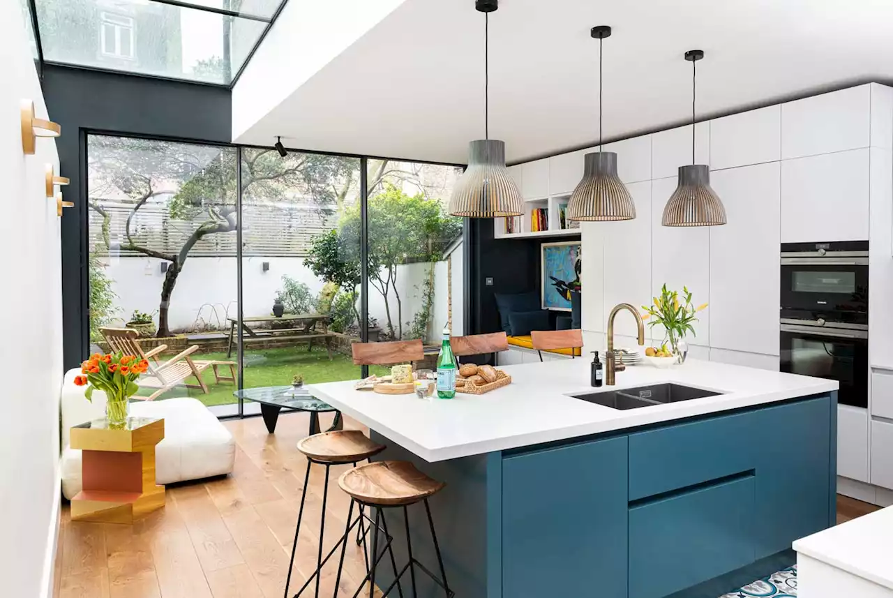 A Glass Ceiling Shines A New Light on This Family's Kitchen - The Gloss Magazine