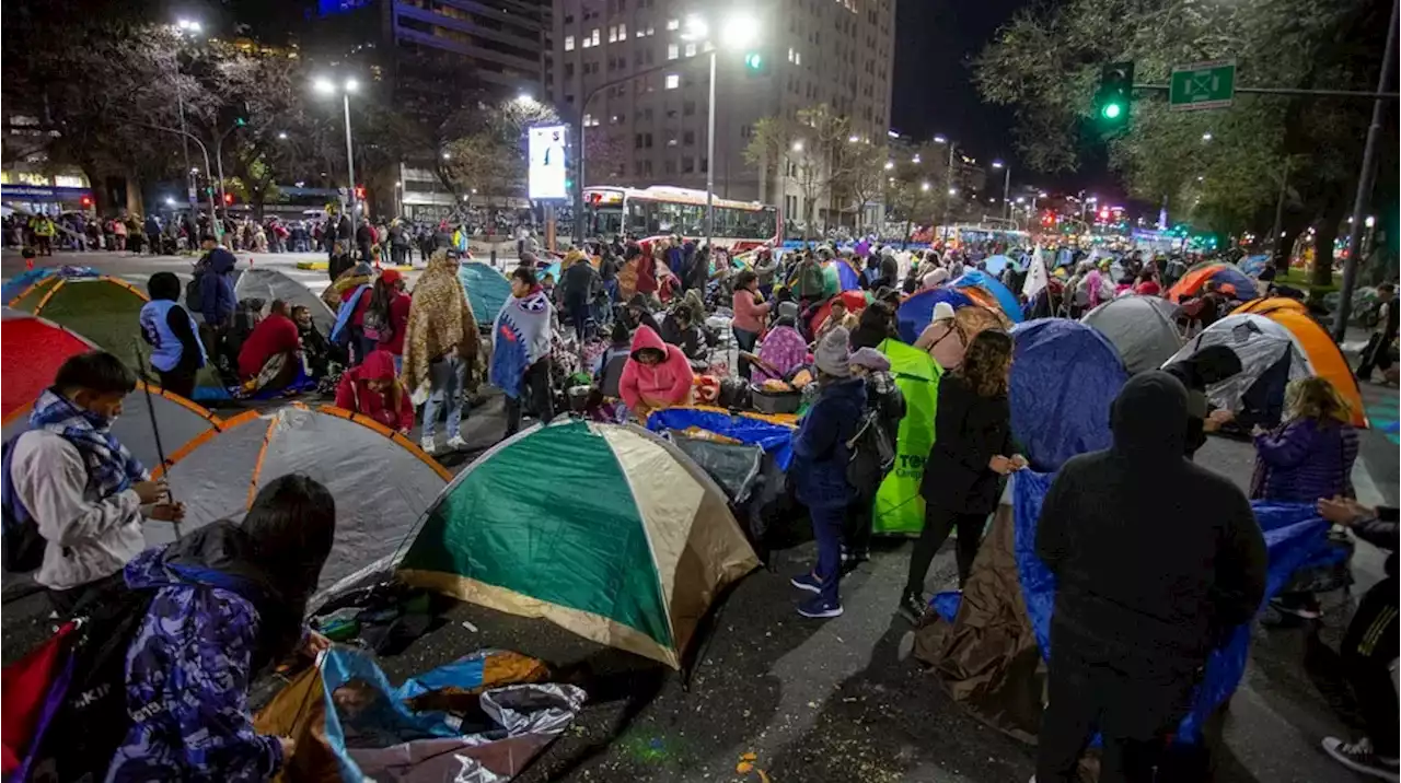 Piqueteros marcharán este miércoles a Desarrollo Social y acamparán sobre la avenida 9 de Julio