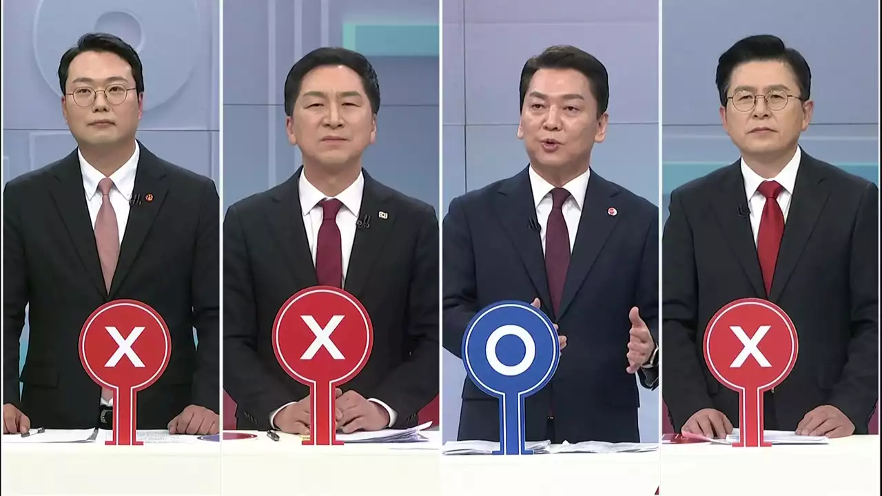 '당심'에 올인?...정책 토론 실종에 비방전만