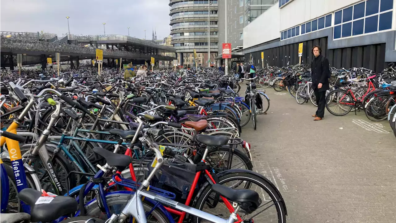 Laatste fietsenrekken voor Centraal worden vandaag leeggehaald