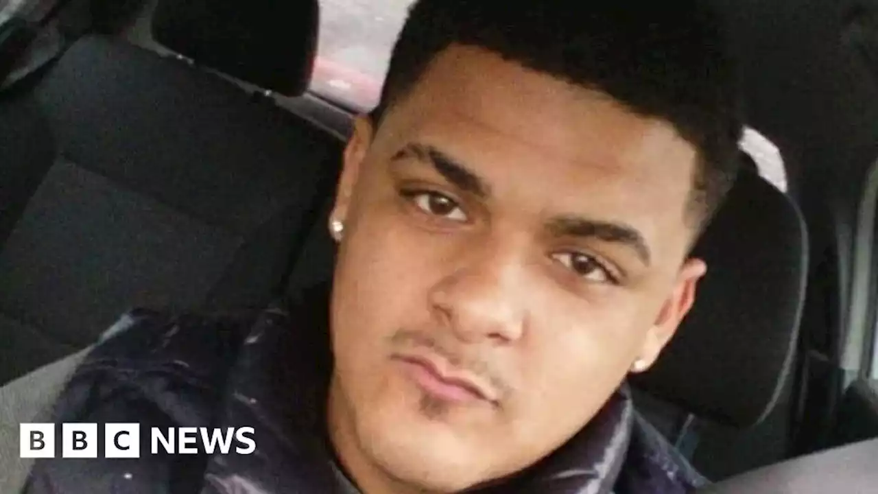 Leeds stabbing: Teenager arrested on suspicion of murder