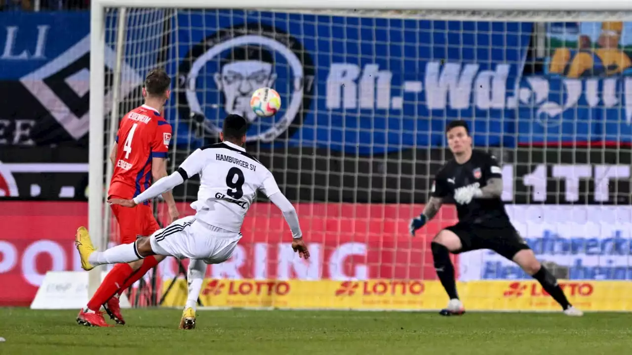 HSV-Torjäger trifft nicht mehr nur im Strafraum: Robert Glatzel wandert aus