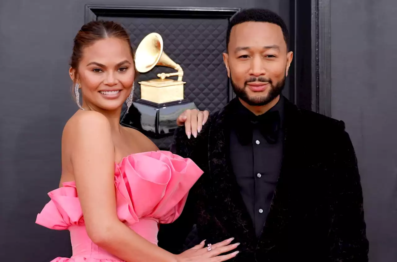 John Legend & Chrissy Teigen Reveal First Photo as Family of 5