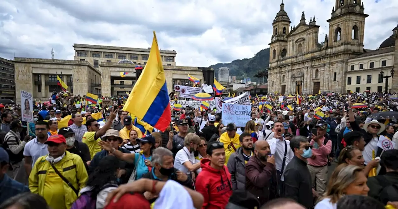 Policía entregó parte de tranquilidad en marchas de oposición, pese a ataque en Medellín