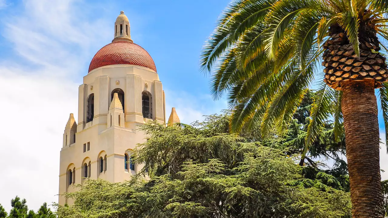 Stanford Alumni Revealed as Co-Signers of FTX Co-Founder's $250M Bond – Bitcoin News